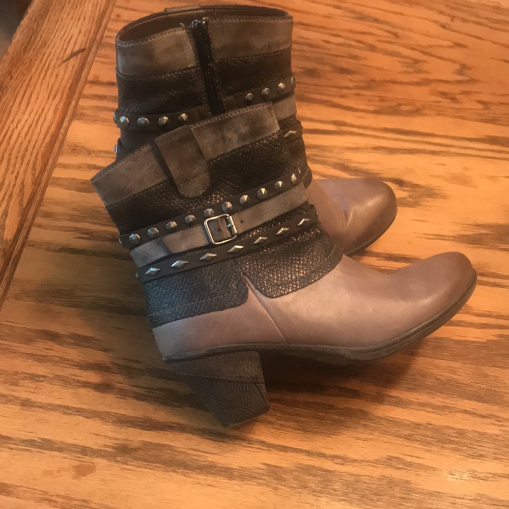 Remonte Servas by Rieker leather boots